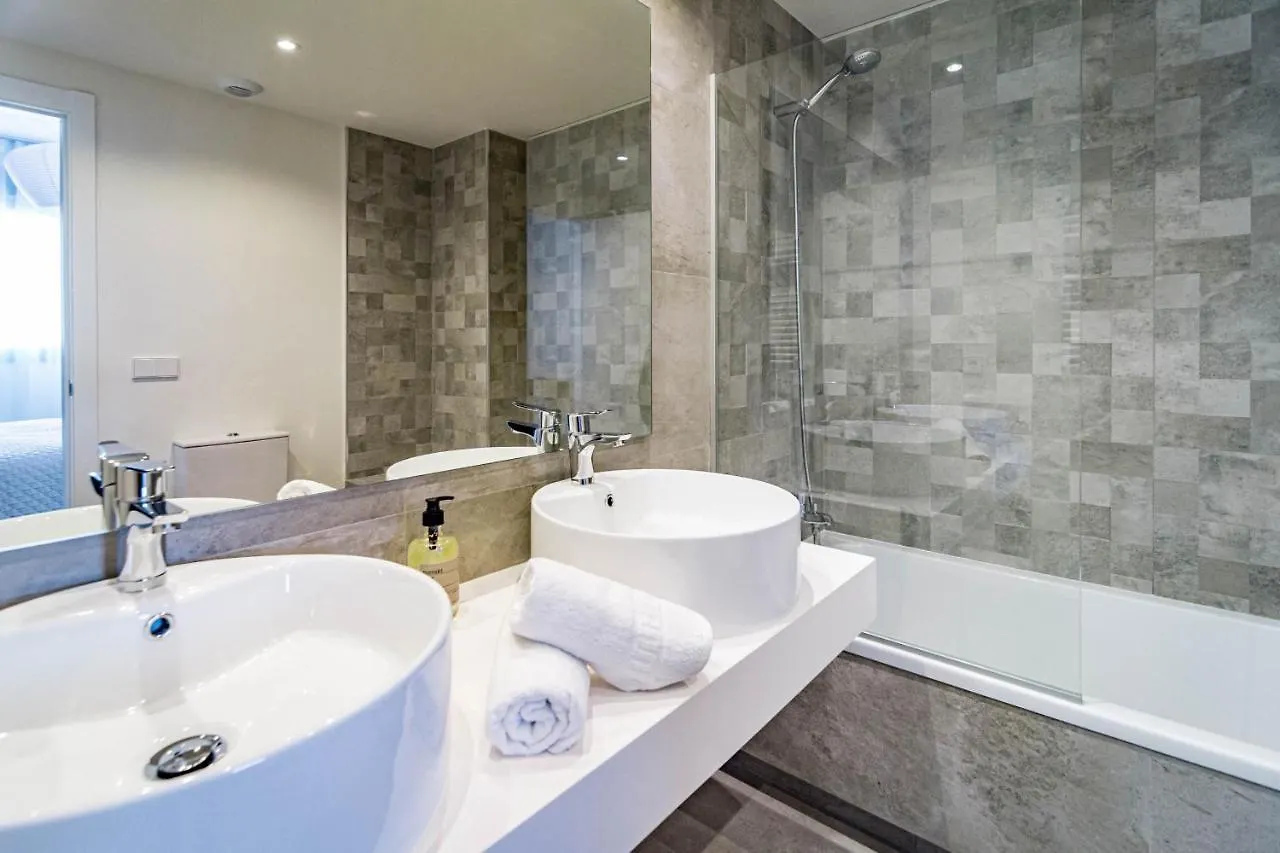 公寓 Inf42M- Modern City Apartment, Families Only 埃斯特波纳