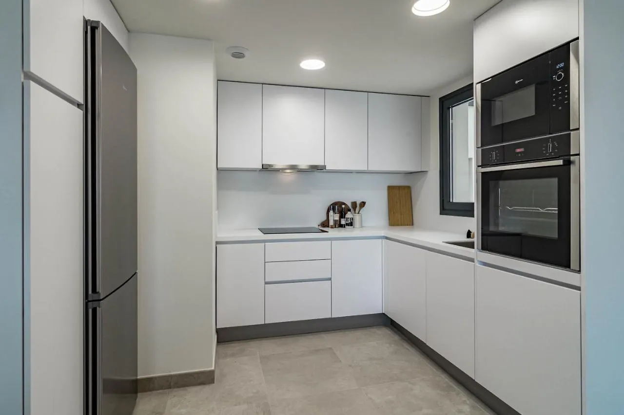 Inf42M- Modern City Apartment, Families Only 埃斯特波纳 公寓