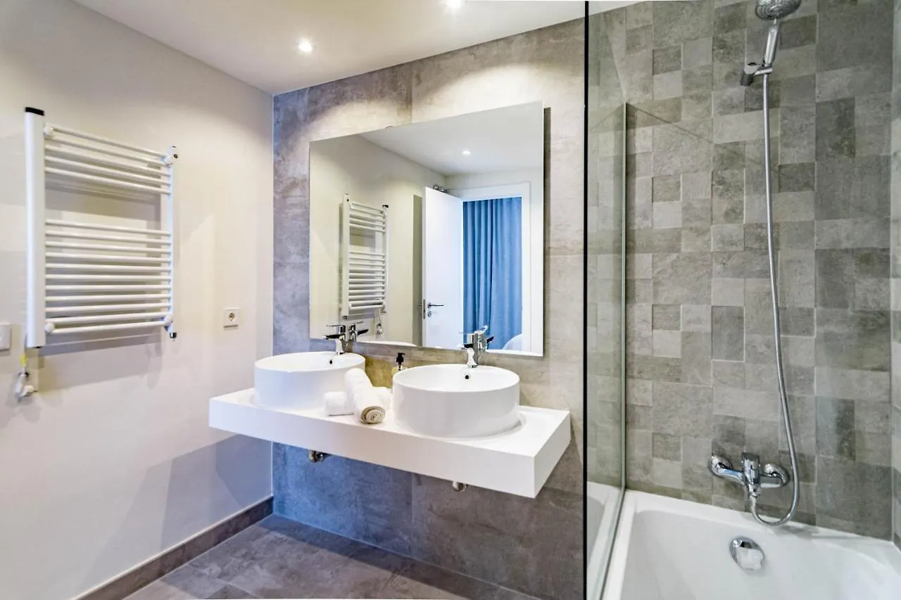 Inf42M- Modern City Apartment, Families Only 埃斯特波纳