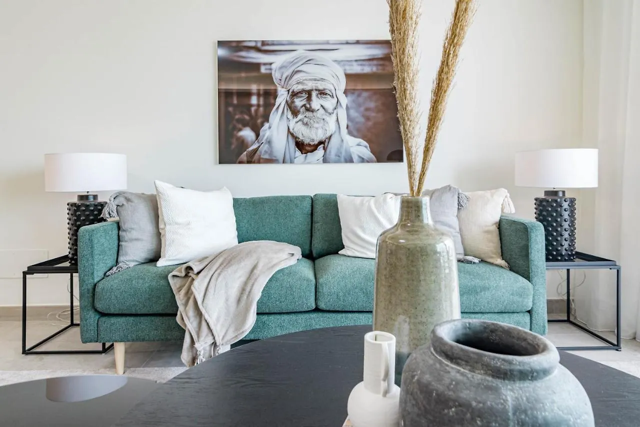 Inf42M- Modern City Apartment, Families Only 埃斯特波纳